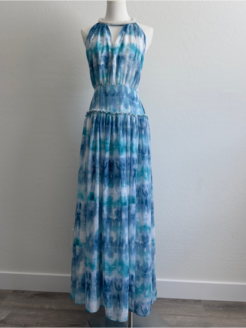 Calvin Klein Women’s Blue Beaded Neckline Tie-Dye Printed Maxi Dress
